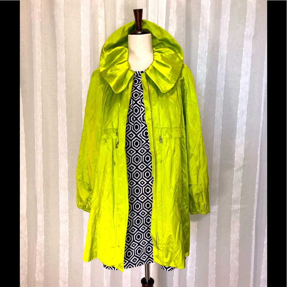 Nine West 4 green 3/4 length drawstring jacket
